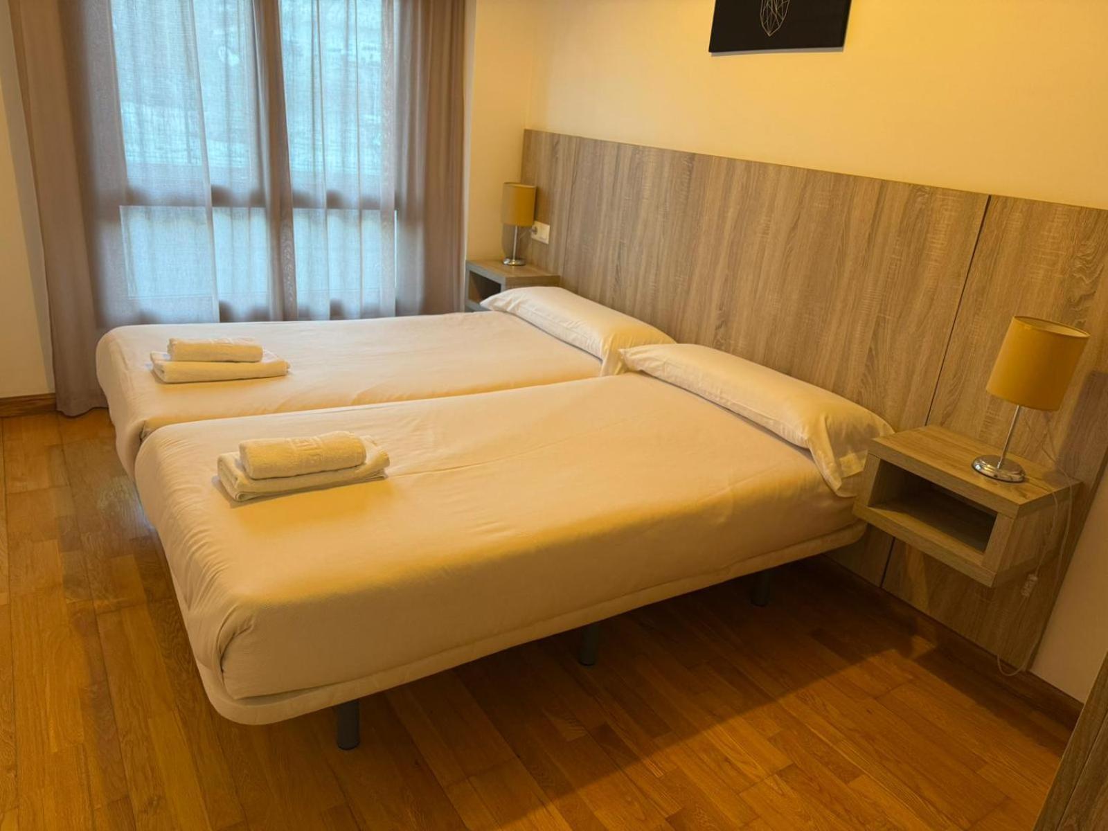 Apartamentos El Caxigu Аренас-де-Кабралес Экстерьер фото
