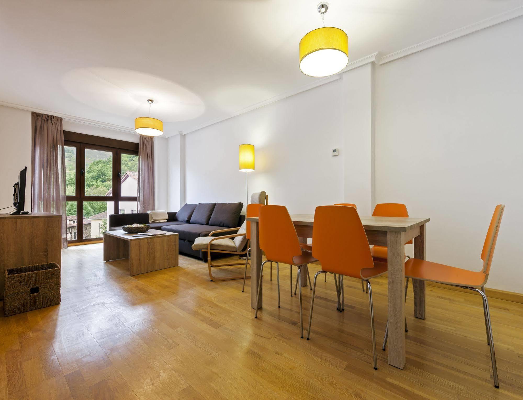 Apartamentos El Caxigu Аренас-де-Кабралес Экстерьер фото
